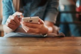 Britania krijon aplikacion për “gjurmimin e kontakteve”