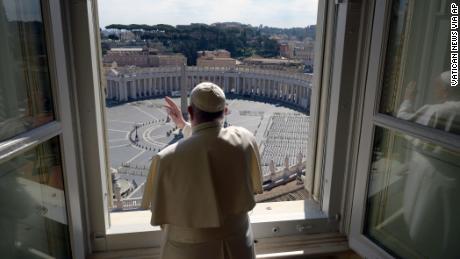 Papa Françesku mban online meshën e Pashkëve, për shkak të COVID-19