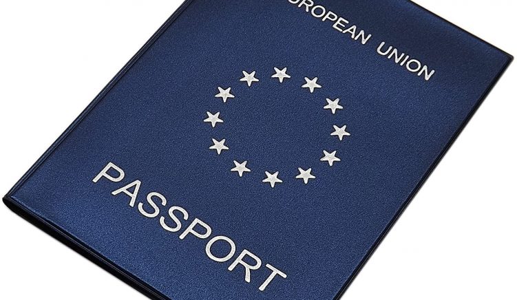 Mbi 47 000 emigrantë shqiptarë u bënë shtetas të BE-së më 2018
