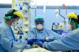 Pandemia e Covid-19 ka vrarë mbi 100 mjekë në Itali