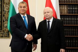 Qeveritë në Hungari dhe Poloni po përdorin epideminë për të forcuar pushtetin e tyre