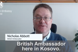 Ambasadori britanik politikanëve të Kosovës: Luftoni Covid-19, jo njëri-tjetrin