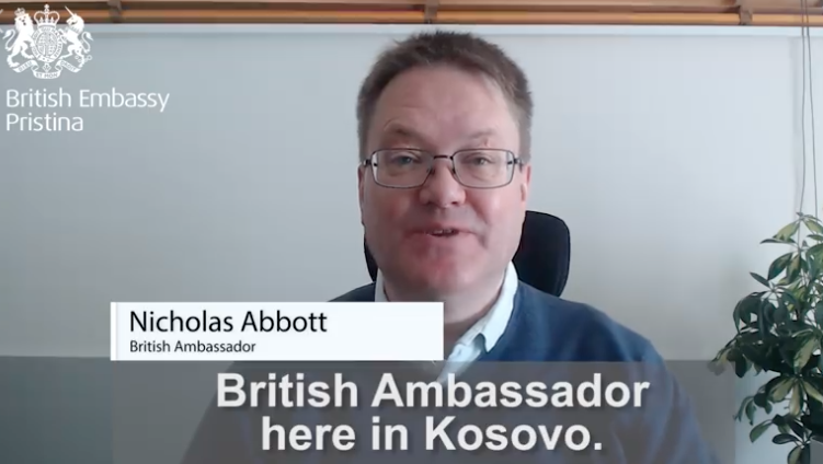 Ambasadori britanik politikanëve të Kosovës: Luftoni Covid-19, jo njëri-tjetrin