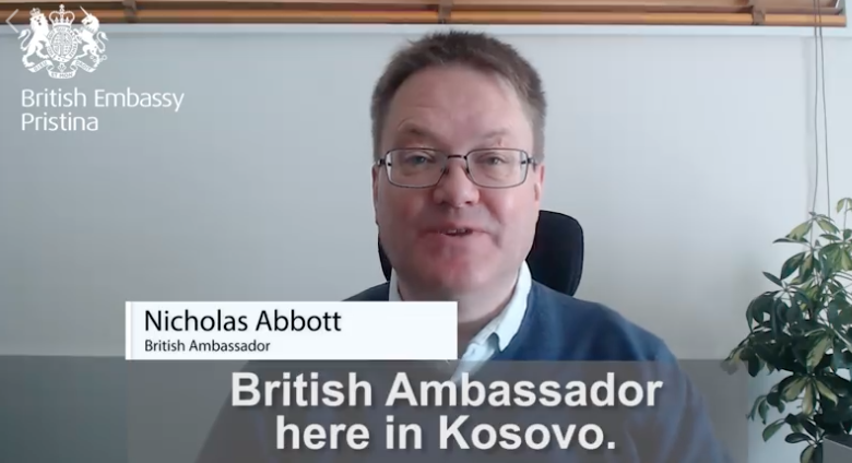 Ambasadori britanik politikanëve të Kosovës: Luftoni Covid-19, jo njëri-tjetrin