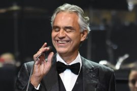 Andrea Bocelli, koncert për Pashkë në katedralen e zbrazët të Milanos