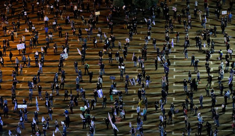 izrael proteste Mijëra izraelitë kërkojnë dorëheqjen e Netanyahut