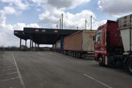 Në shkelje të marrëveshjes për Covid-19, Serbia bllokon kamionët me mallra nga Kosova
