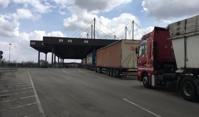Në shkelje të marrëveshjes për Covid-19, Serbia bllokon kamionët me mallra nga Kosova