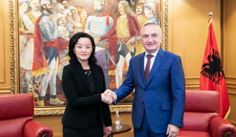 Ambasadorja e SHBA Yuri Kim dhe Presidenti Ilir Meta Meta mbështet Ambasadoren Kim, partitë politike të vetojnë kandidatët për deputet
