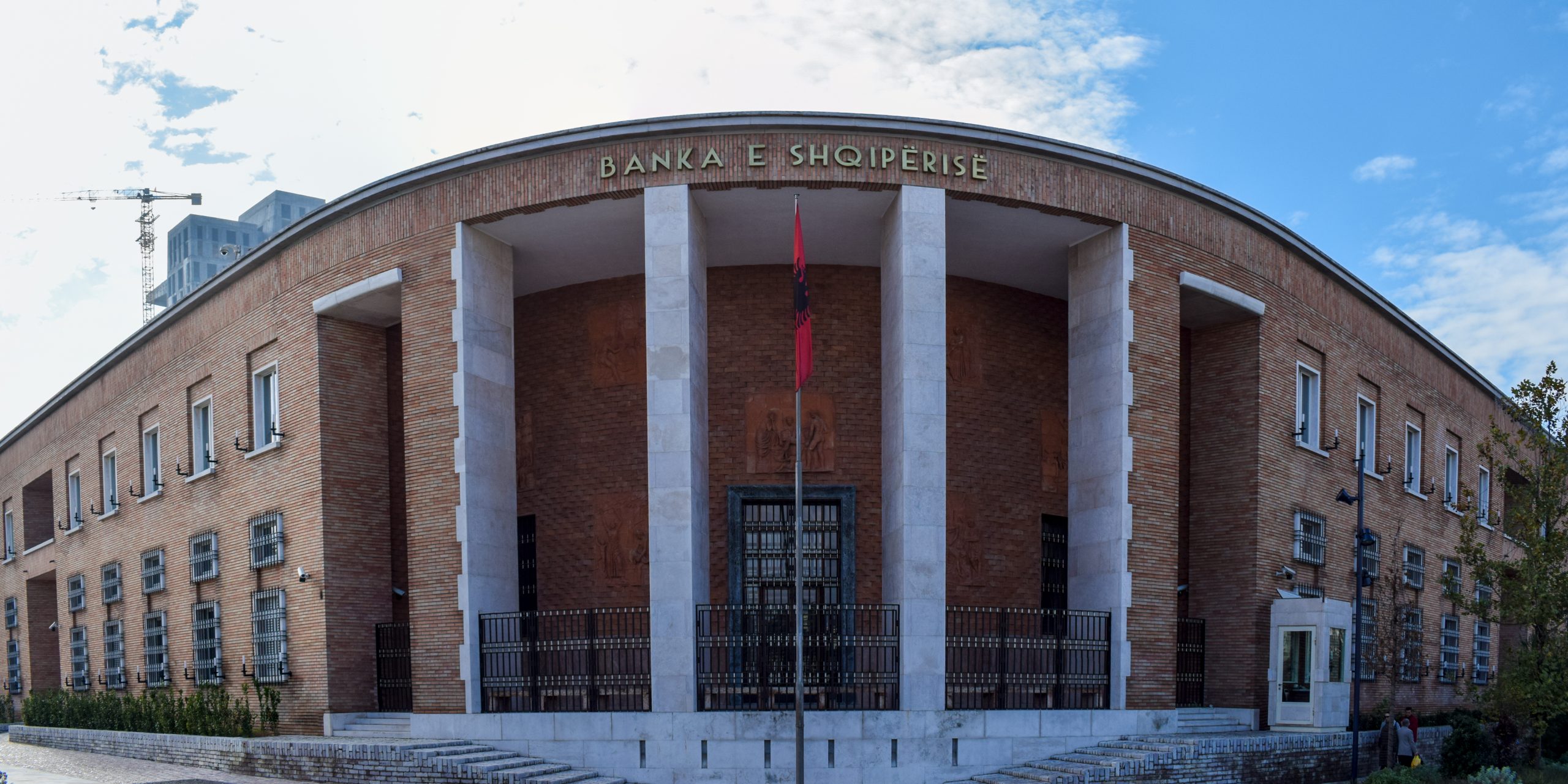 Banka e Shqipërisë: Të përmirësohet klima e biznesit