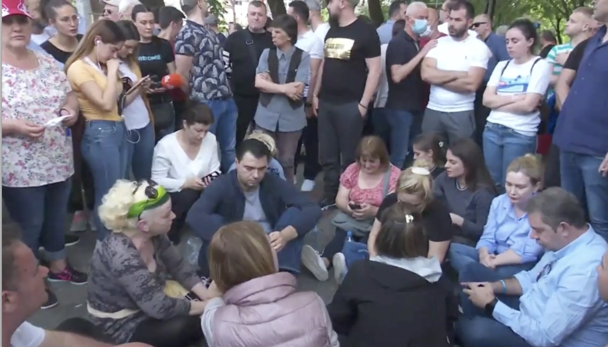 Basha thërret në protestë qytetarët e Tiranës: Dilni masivisht!