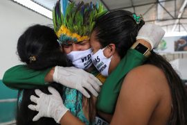 Brazili nis vaksinimin e stafit mjekësor