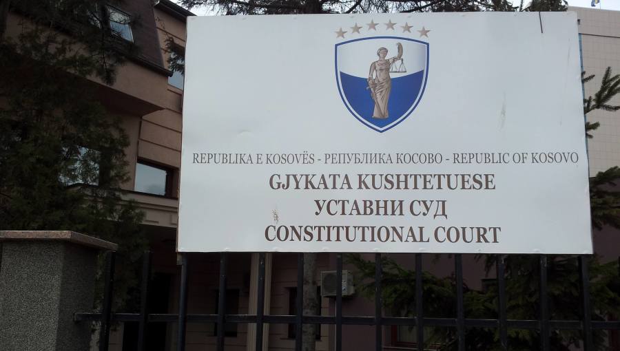 Gjykata Kushtetuese në Kosovë vendos sot mbi rrëzimin ose jo të qeverisë Hoti