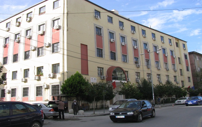 Gjykata vendos ‘arrest me burg’ për autorët e 4 vrasjeve në Durrës