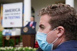 SHBA, të vaksinuarit mund të qendrojnë pa maskë në ambiente e jashme