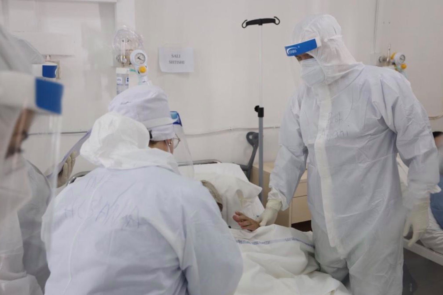 Manastirtliu njofton hapjen e Covid 3: Pacientët do të trajtohen nga një  ekip i specializuar mjekësor - Exit | Shpjegon Shqipërinë