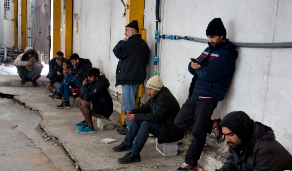 Kapet banda që ndihmonte emigrantët e paligjshëm të hynin në Itali