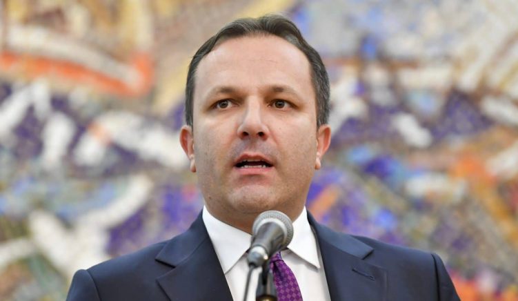 Oliver Spasovski by EPA GEORGI LICOVSKI x Infektohet me Covid ministri i Brendshëm maqedonas