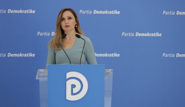 Tabaku shifrat PD denoncon buxhetin 2021: Rama rrit borxhin në 97%