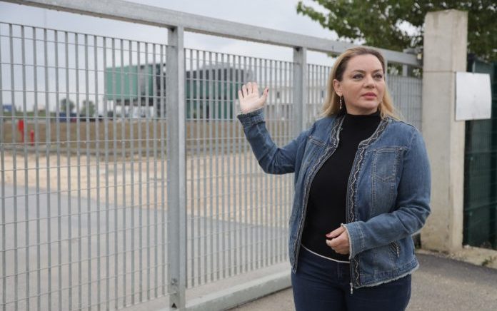 albana vokshi Vokshi nga Fieri: Rama jep miliona euro për inceneratorë që nuk punojnë