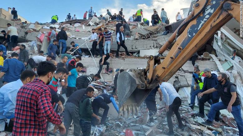Tre shqiptarë nga Kosova mes viktimave të tërmetit në Turqi