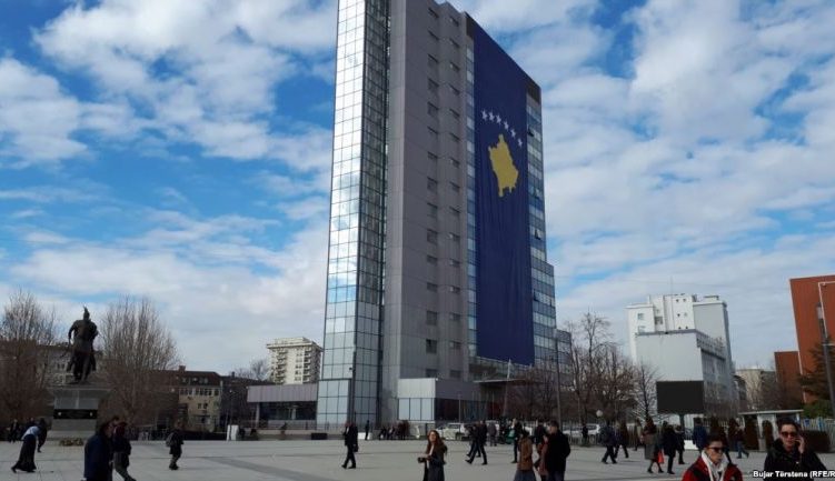 Vetëdorëzohet një nga pronarët e kompanisë që përfitoi 2 milionë euro nga Thesari i Kosovës