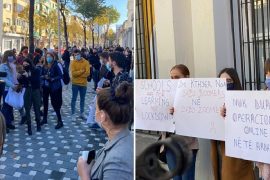 Studentët protestë kundër mësimit online