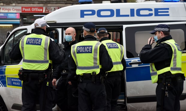 Protestë kundër masave kufizuese në Londër, 60 të arrestuar