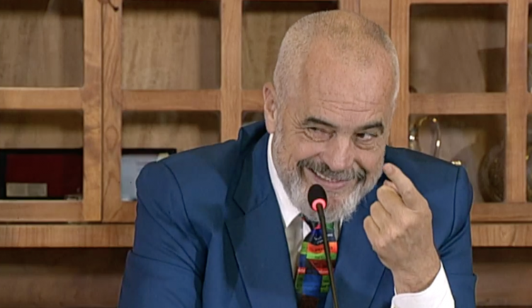 Screen Shot at PM Rama sqaron se si llogaritet numri i testimeve për Covid-19