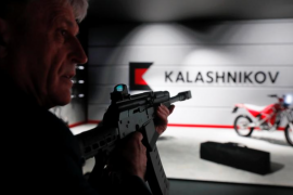 Zyrtari rus blen kompaninë e armëve Kalashnikov