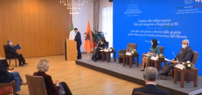 di maio Di Maio: Duhet të luftohet më shumë korrupsioni në Shqipëri
