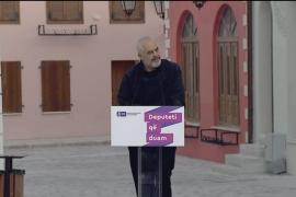 Rama sulmon Bujar Leskajn: Me raki e qofte, ansambli polifonik i të dehurve të Vlorës