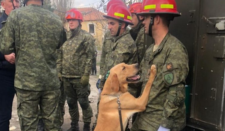 Forcat e Sigurisë së Kosovës kujtojnë ditët e kërkimeve nën rrënoja në vend