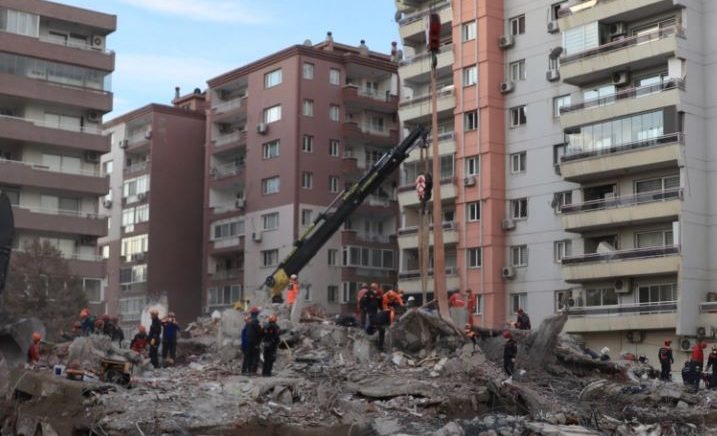 izmir 116 të vdekur dhe 1035 të plagosur, bilanci i tërmetit më vdekjeprurës në 10 vitet e fundit në Turqi