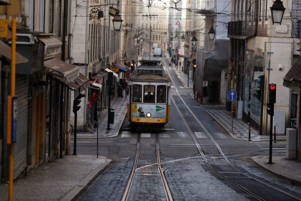 Portugalia rikthen karantinën për 70% të popullsisë