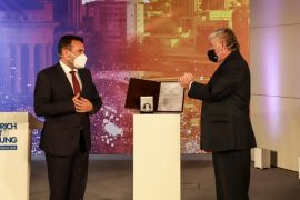 Zoran Zaev merr çmimin për të Drejtat e Njeriut 2020 në Gjermani