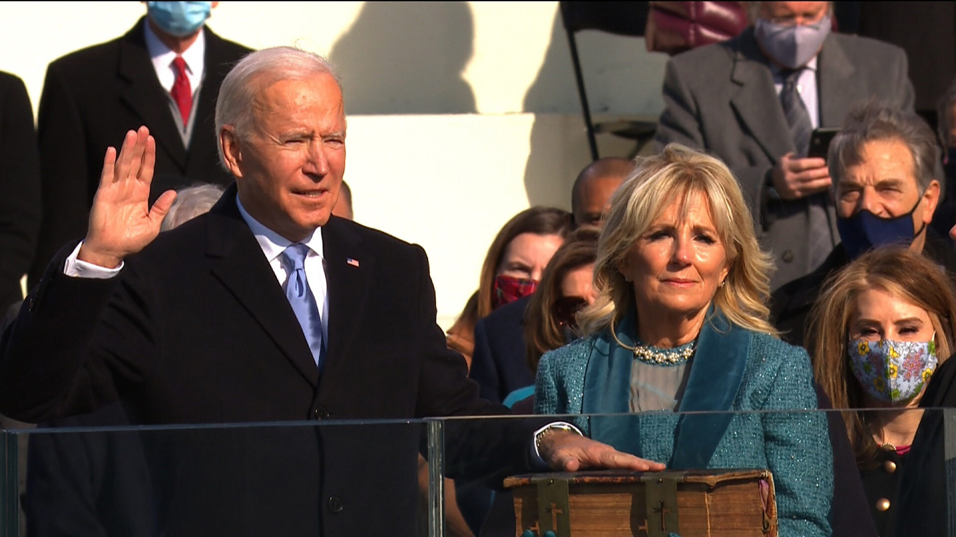 Joe Biden betohet si presidenti i 46-të i SHBA