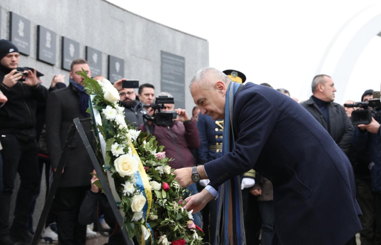 Meta kujton masakrën e Reçakut: Dëshmi e gjenocidit serb