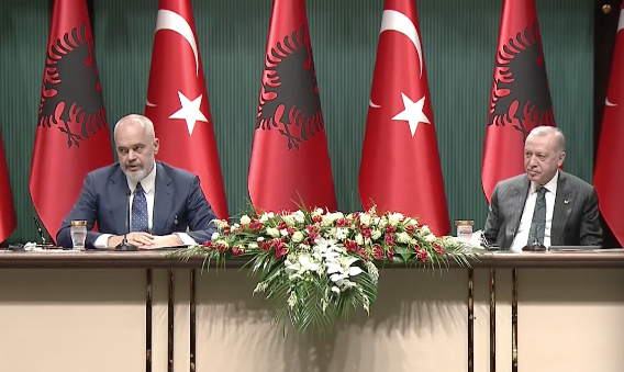 Screen Shot at PM Turqia do restaurojë Xhaminë e Plumbit në Shkodër