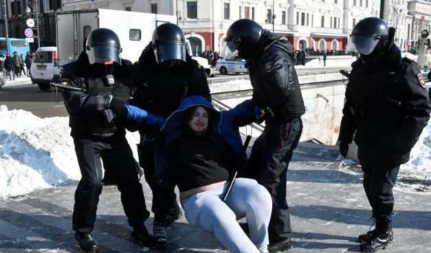 450 qytetarë arrestohen në Rusi, në protestat për lirimin e Navalnyt