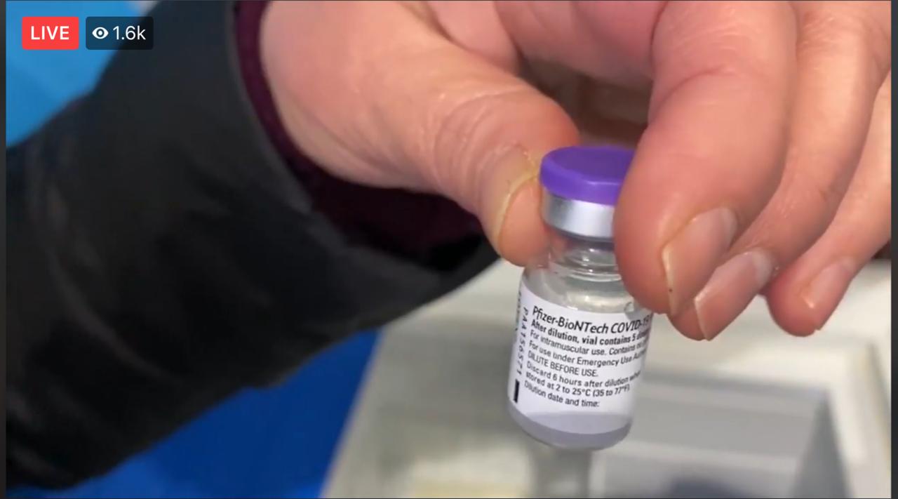 Rumania i dhuron 200 mijë vaksina AstraZeneca Moldavisë