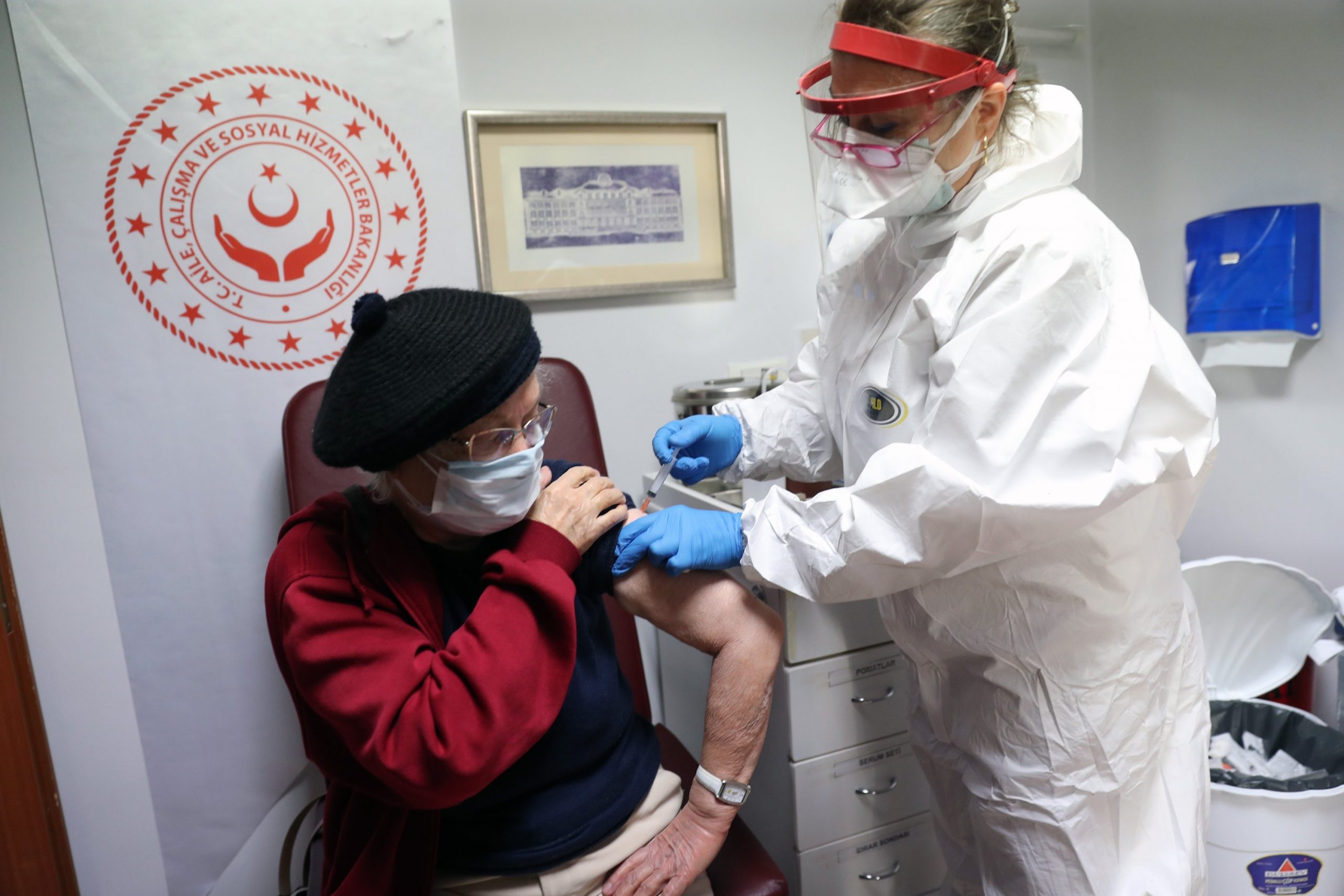 Turqia merr 3 milionë doza të tjera të vaksinës kineze