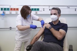 Ulet nën 1000 numri i të infektuarve ditorë në Greqi