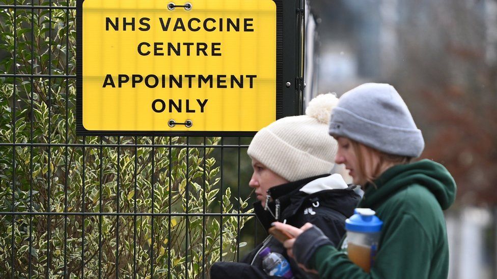 Boris Johnson zotohet se çdo i rritur në Britani do të jetë vaksinuar brenda korrikut