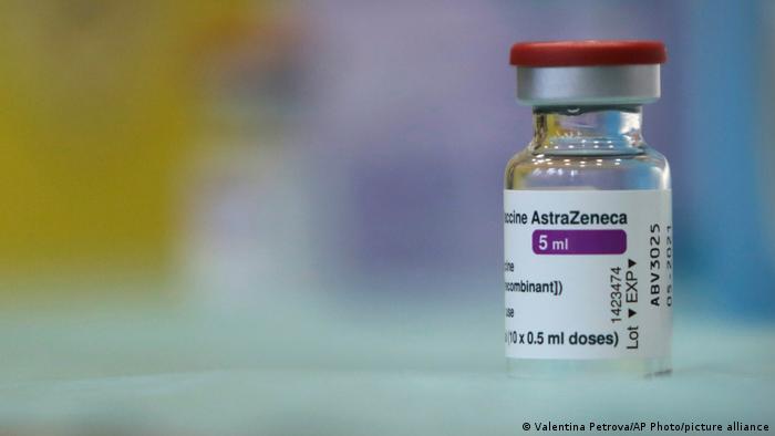 AstraZeneca vaksina e parë e miratuar nga OBSH për COVAX