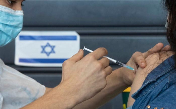 Izraeli shpërndan vaksinat e tepërta për të rritur ndikimin gjeopolitik