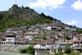 Një shqiptare vlerësohet ndërkombëtarisht për ndihmën në turizëm dhe biznesin vendas