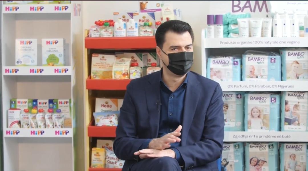 Basha i prezanton farmacistëve programin elektoral