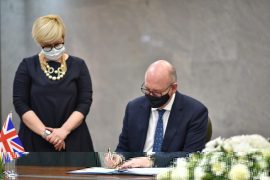 Shqipëria nënshkruan marrëveshje tregtare me Britaninë dhe Irlandën e Veriut