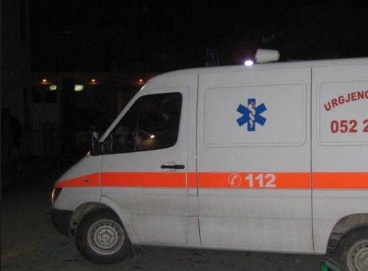 Aksidentohet ambulanca në Durrës, humb jetën pacientja